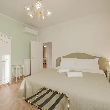 Santo Stefano Palace Superior Appartement Venetië
